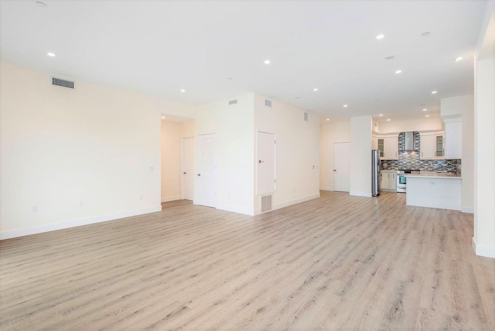 Los Angeles Apartment: 1237 S. Holt Ave