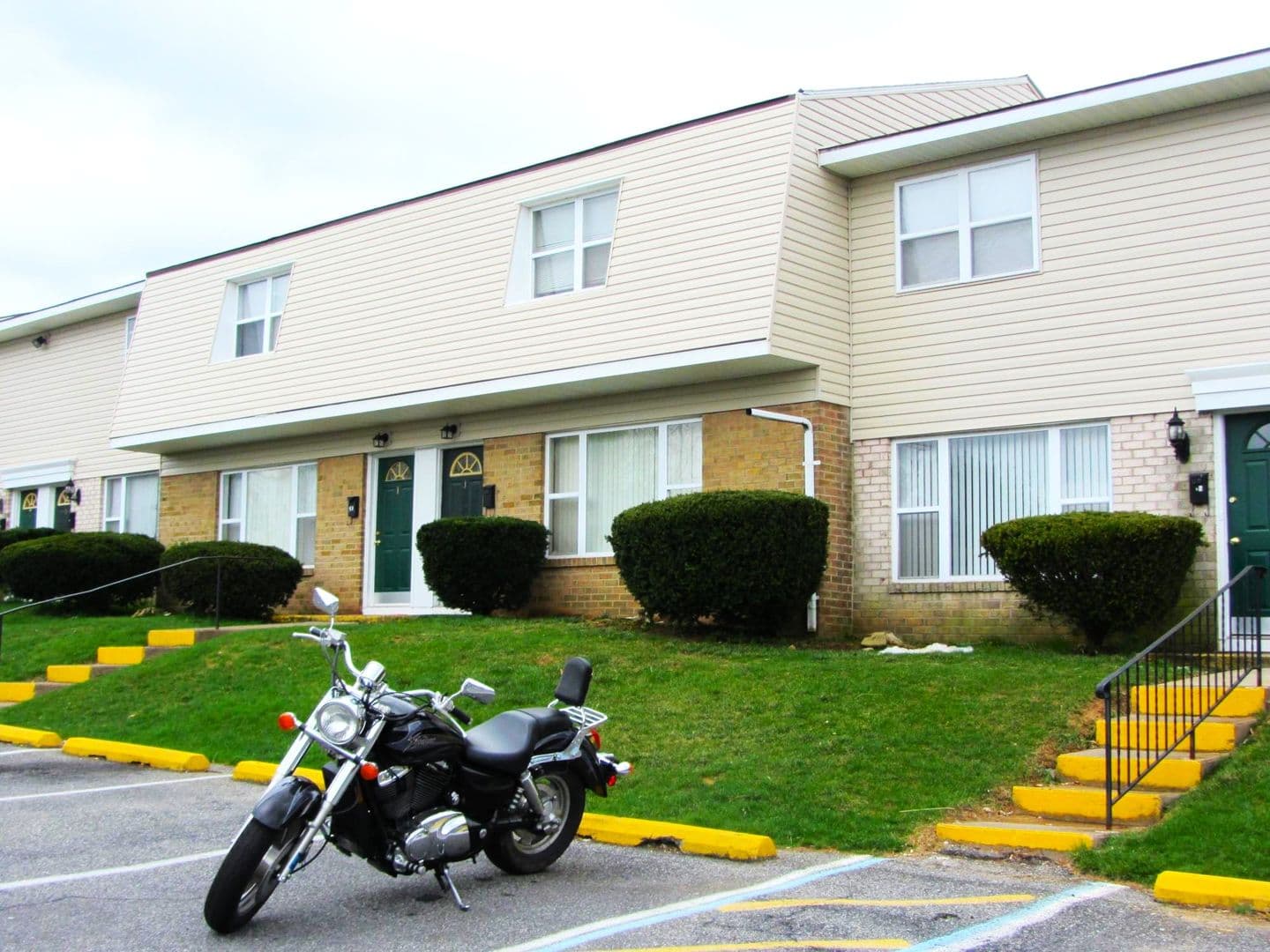 Easton Apartment: 1011 George Street