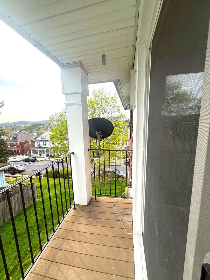 Easton Apartment: North 11th Street