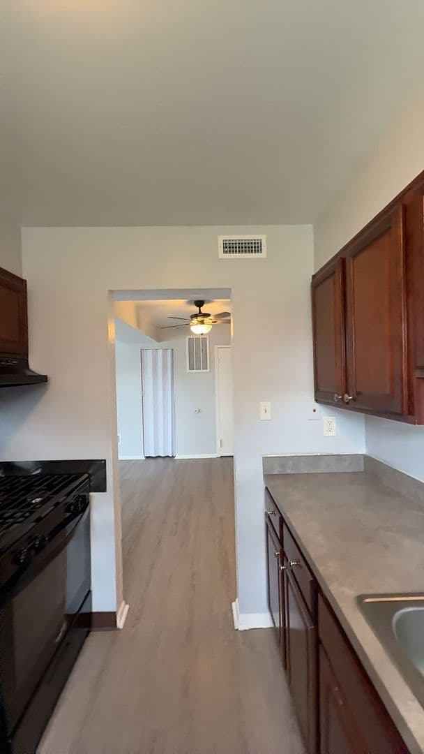 Easton Apartment: 1011 George Street