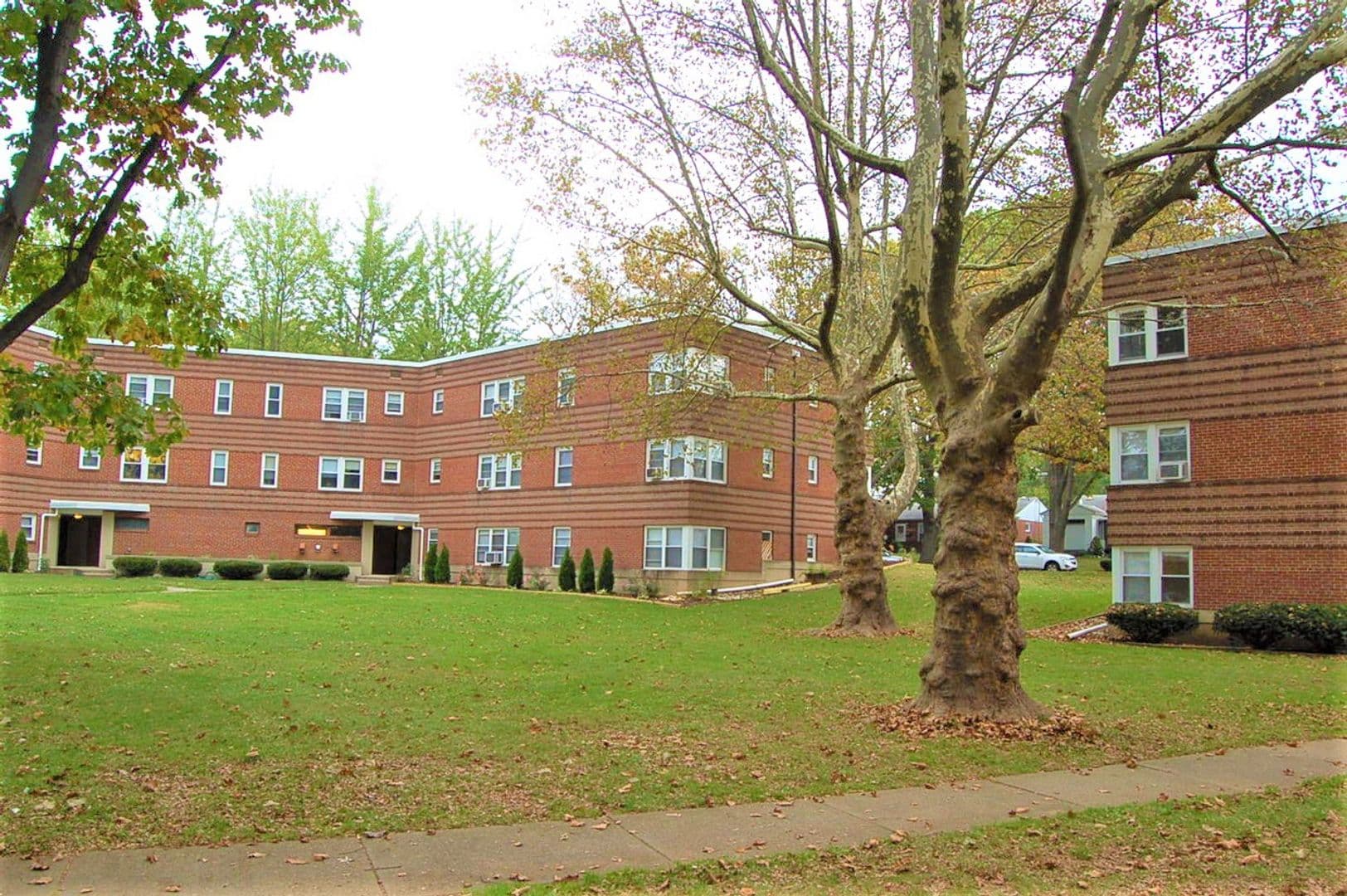 Bethlehem Apartment: 1825-1845 Watkins Street