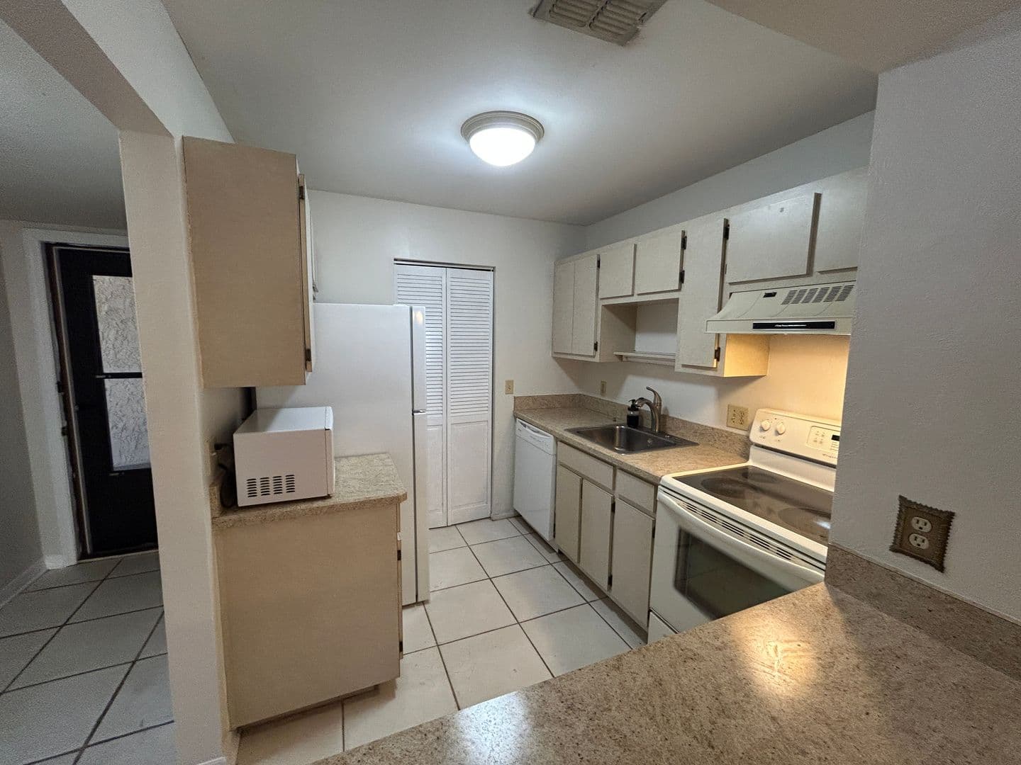 Fort Myers House: 6494 Royal Woods Dr 2