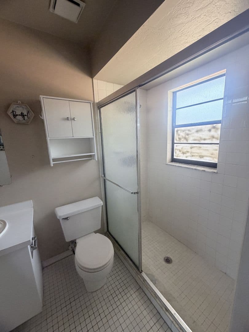 Cape Coral Apartment: 708 SE 47th St