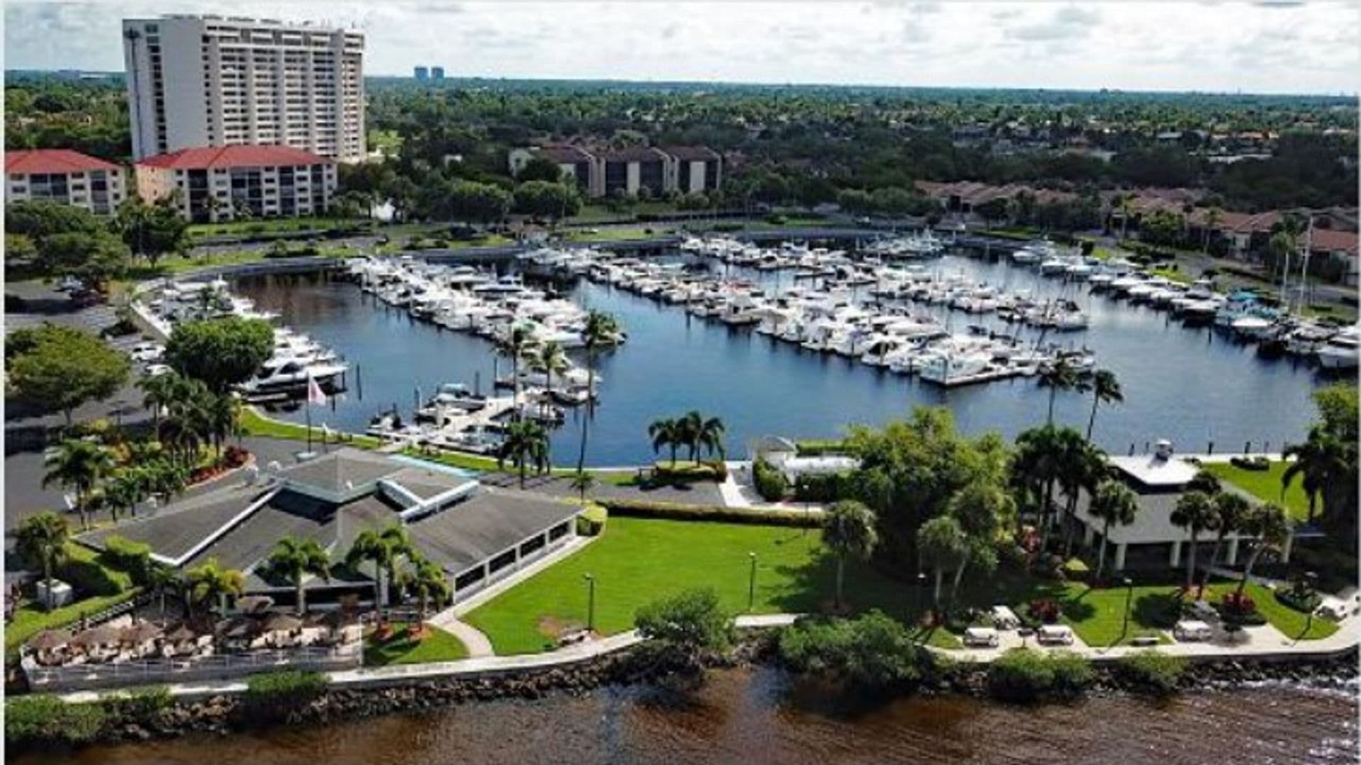Fort Myers Condo: 4612 Flagship Dr #305