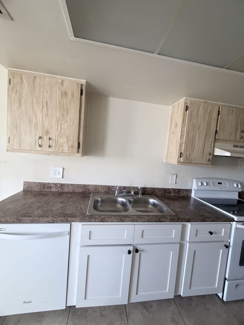 Cape Coral Apartment: 5004 Chiquita Blvd S