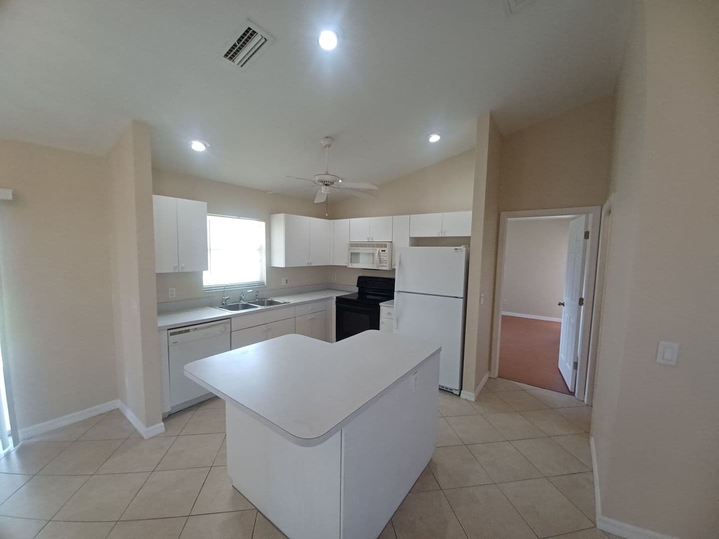 Cape Coral House: 17 NE 16th Pl