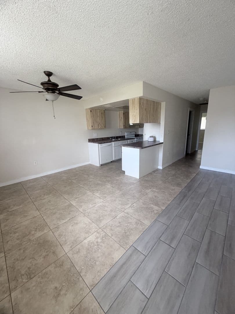 Cape Coral Apartment: 5004 Chiquita Blvd S