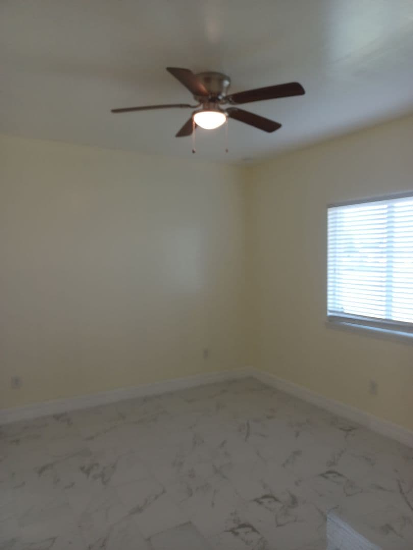 Cape Coral Multiplex: 1725 SW 32nd Terr - 1725 SW 32nd Terr