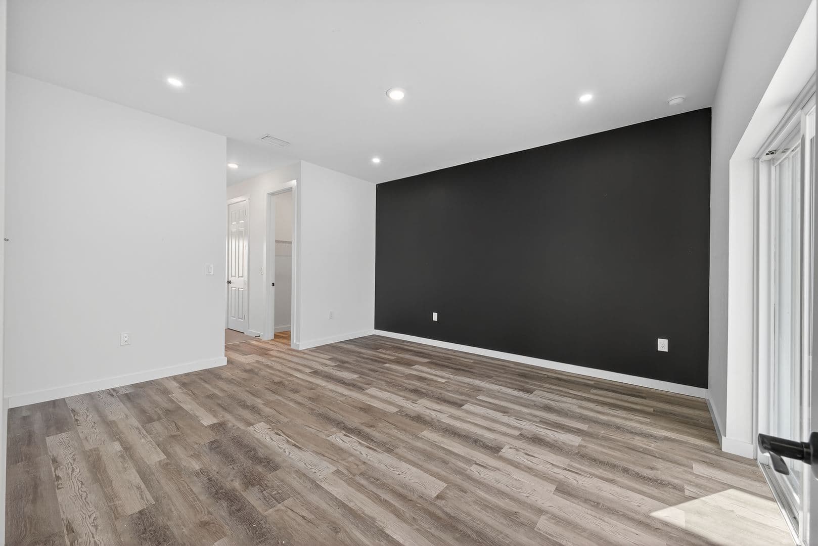CAPE CORAL House: 204 NW 1ST ST