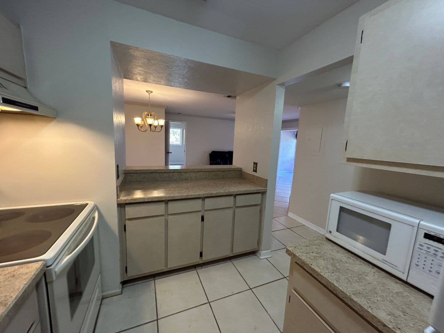 Fort Myers House: 6494 Royal Woods Dr 2