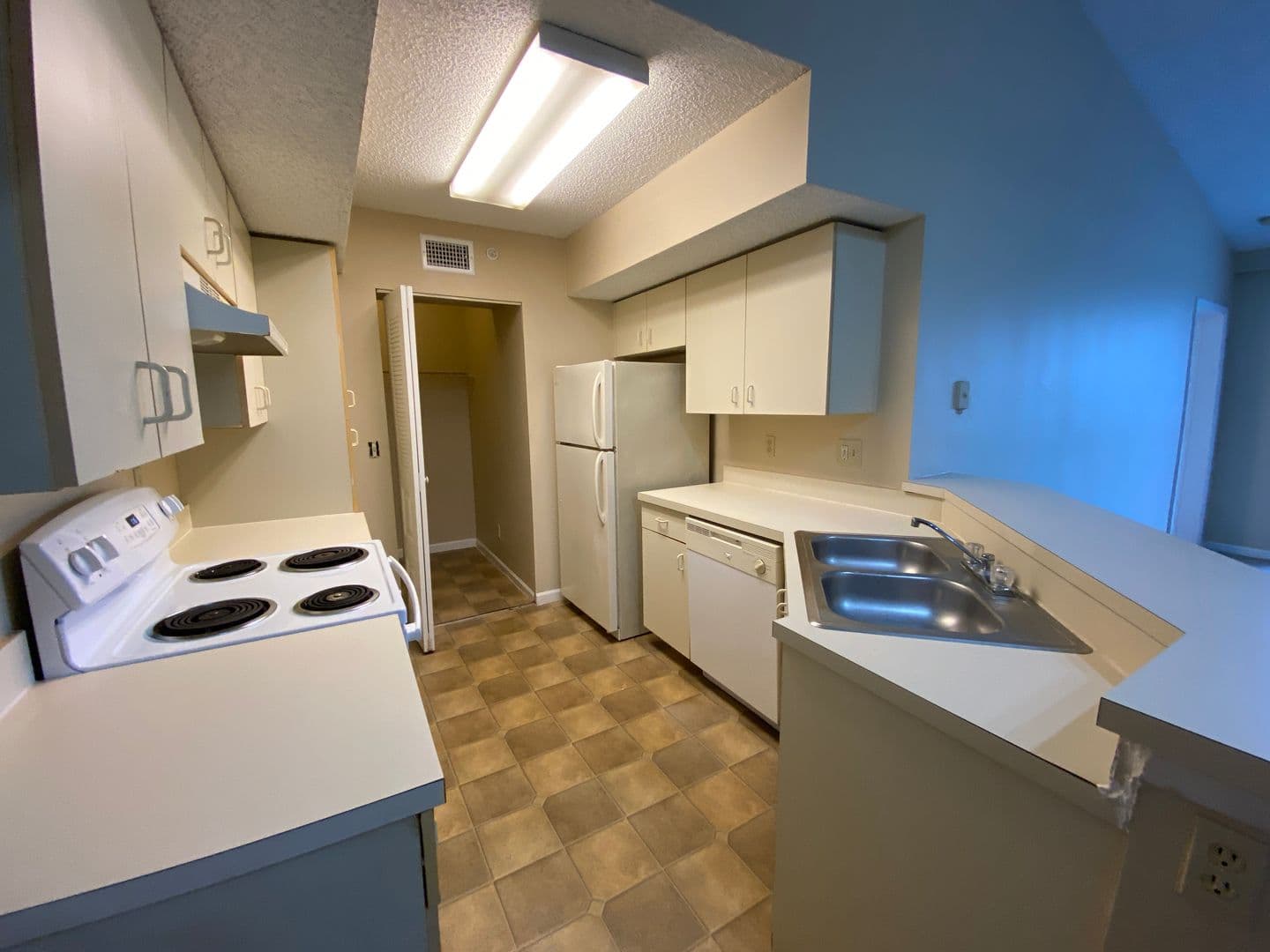 Fort Myers Apartment: 13525 Eagle Ridge Dr #634
