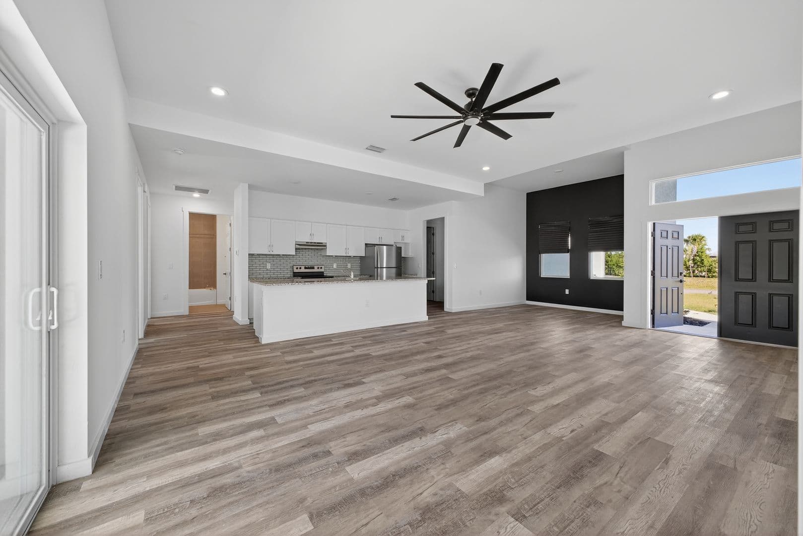 CAPE CORAL House: 204 NW 1ST ST