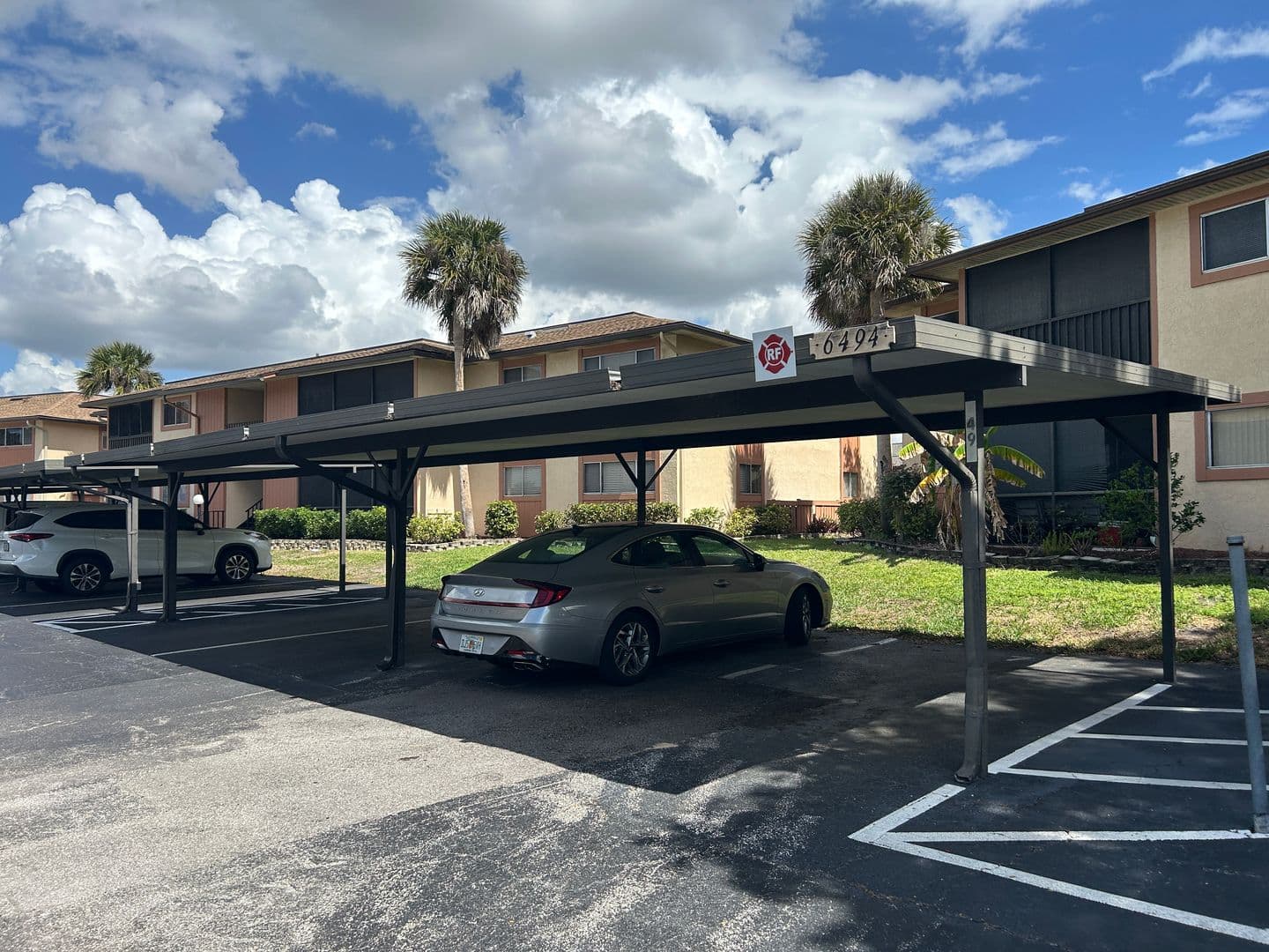 Fort Myers House: 6494 Royal Woods Dr 2