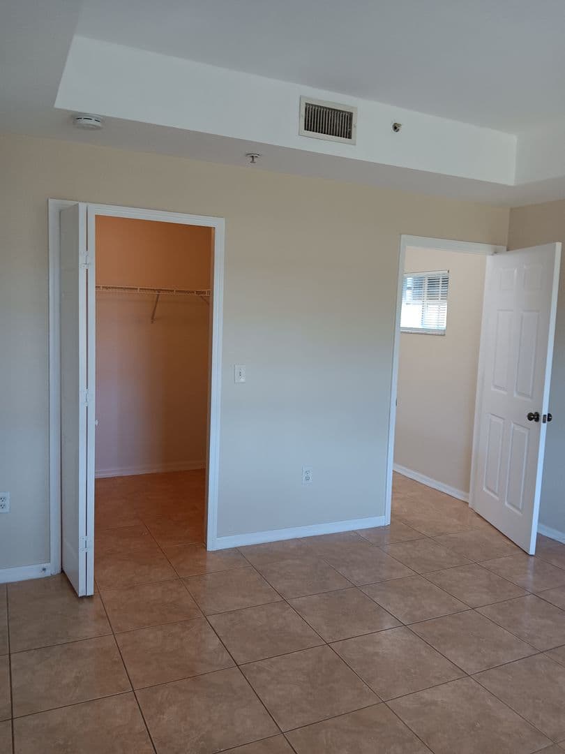 Cape Coral Apartment: 1328 SE 8th Ave