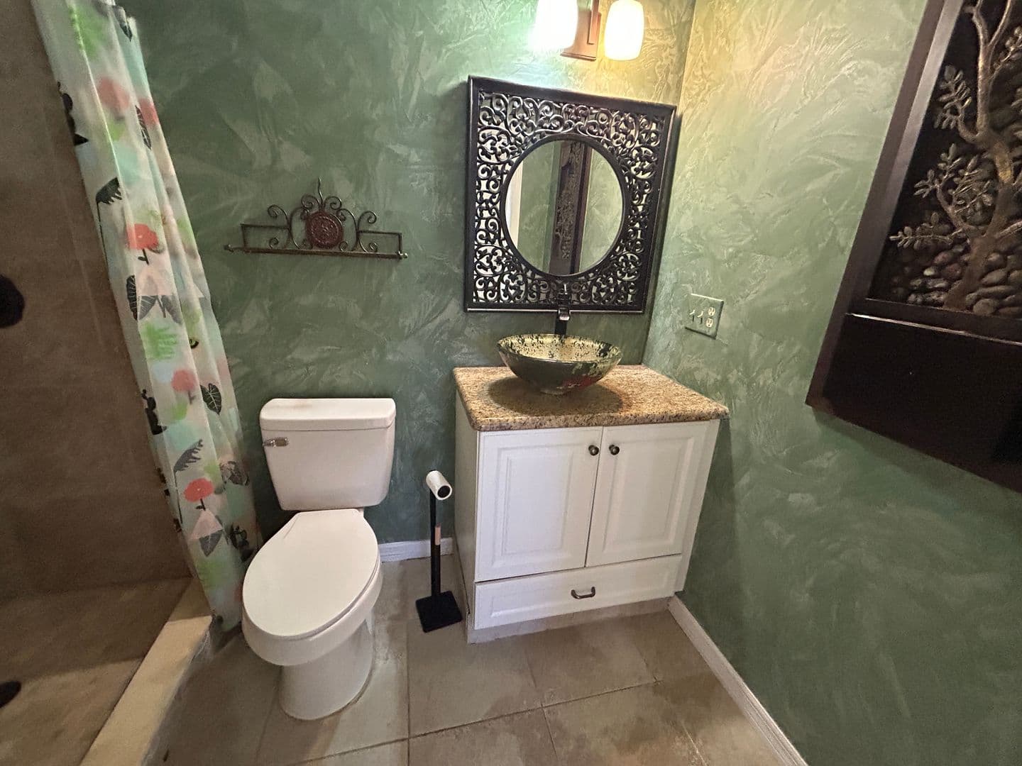 Fort Myers House: 6494 Royal Woods Dr 2