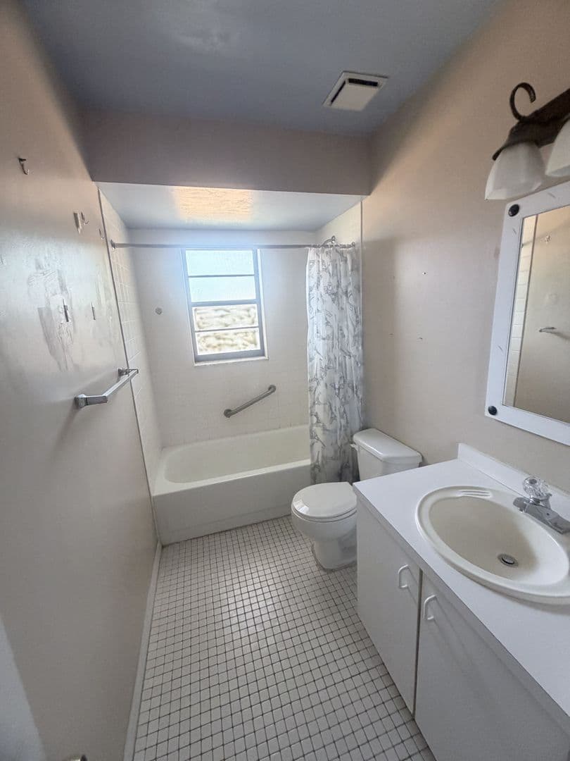 Cape Coral Apartment: 708 SE 47th St