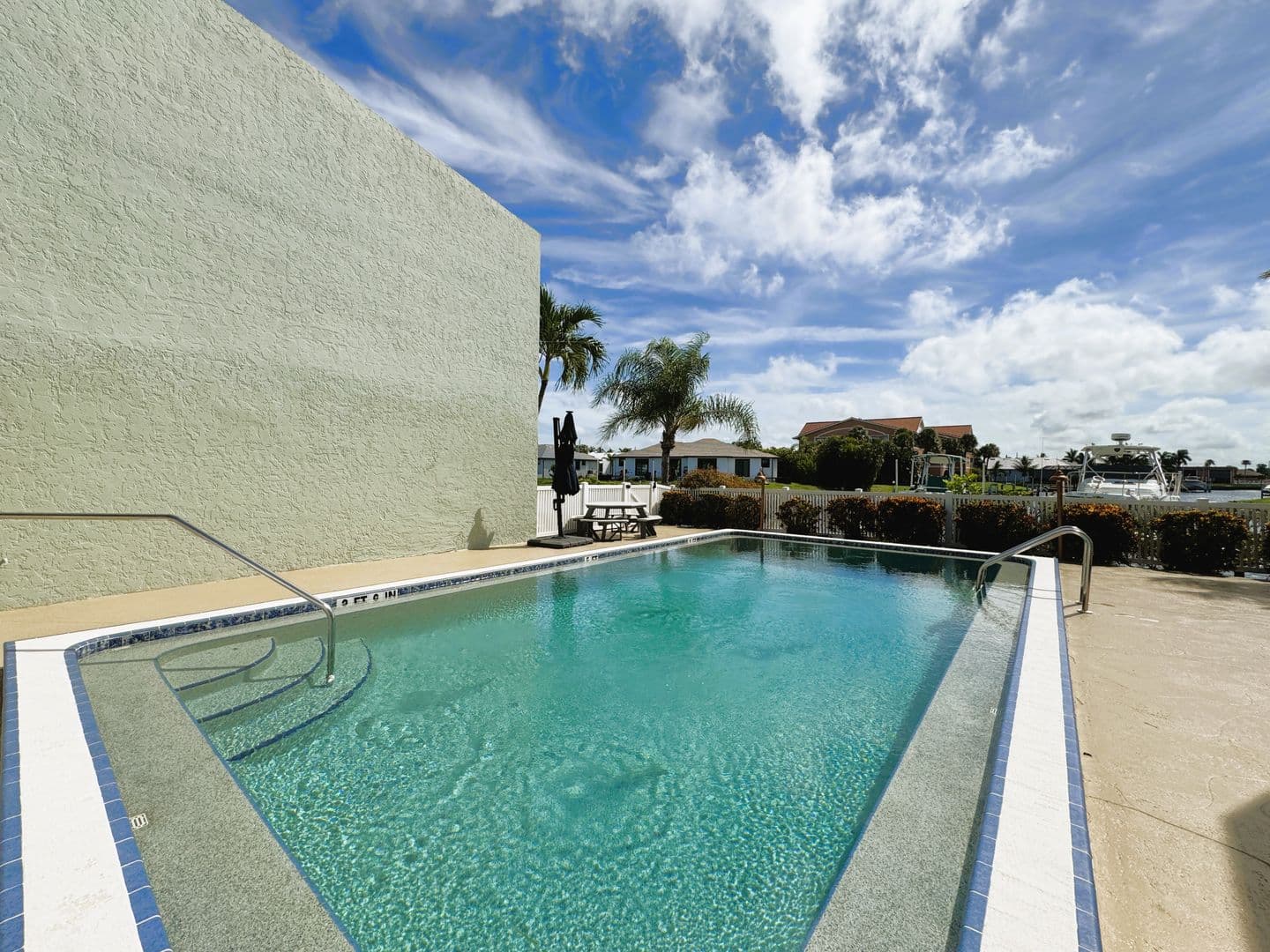 Punta Gorda Apartment: 1400 Mineo Dr