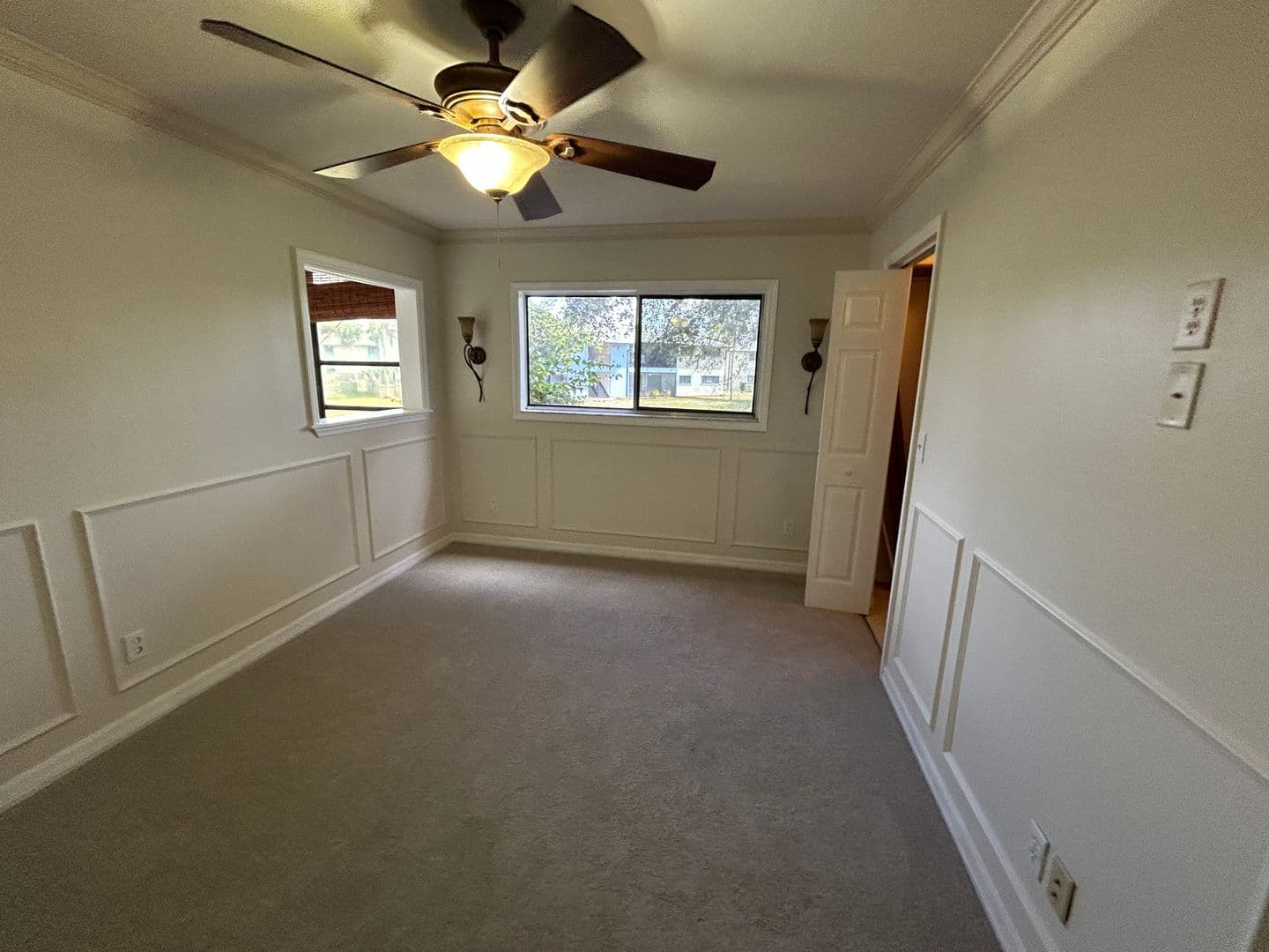 Fort Myers House: 6494 Royal Woods Dr 2