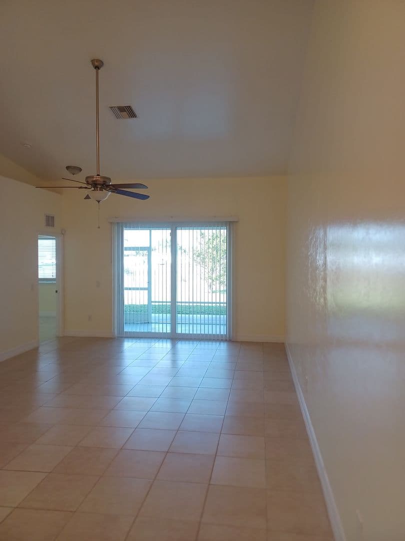 Cape Coral Multiplex: 1725 SW 32nd Terr - 1725 SW 32nd Terr