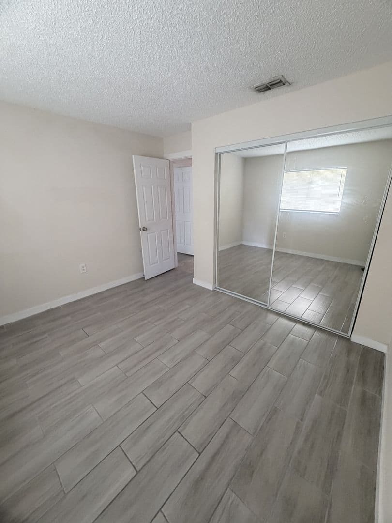 Cape Coral Apartment: 5004 Chiquita Blvd S