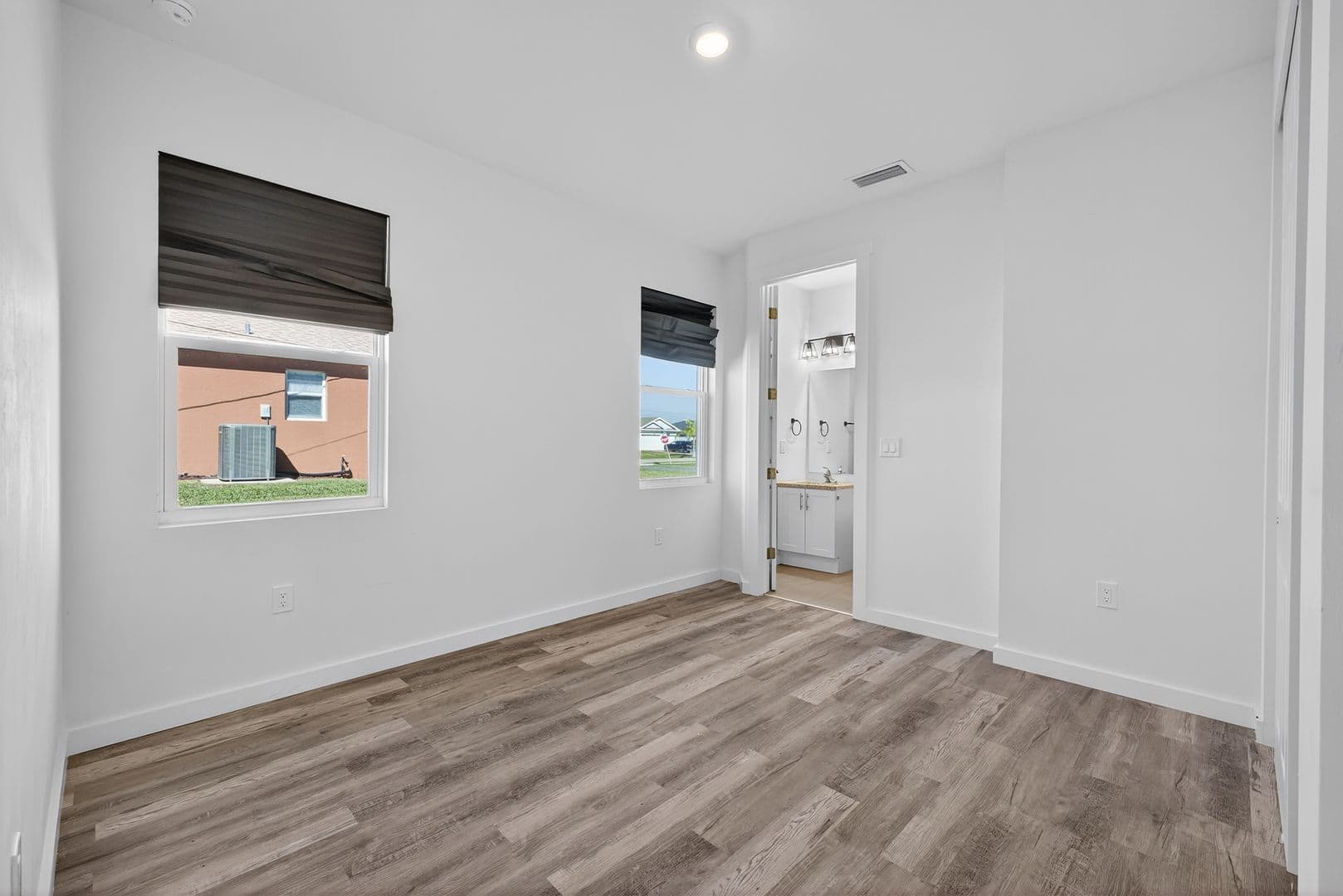 CAPE CORAL House: 204 NW 1ST ST