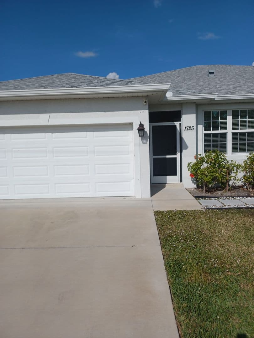 Cape Coral Multiplex: 1725 SW 32nd Terr - 1725 SW 32nd Terr