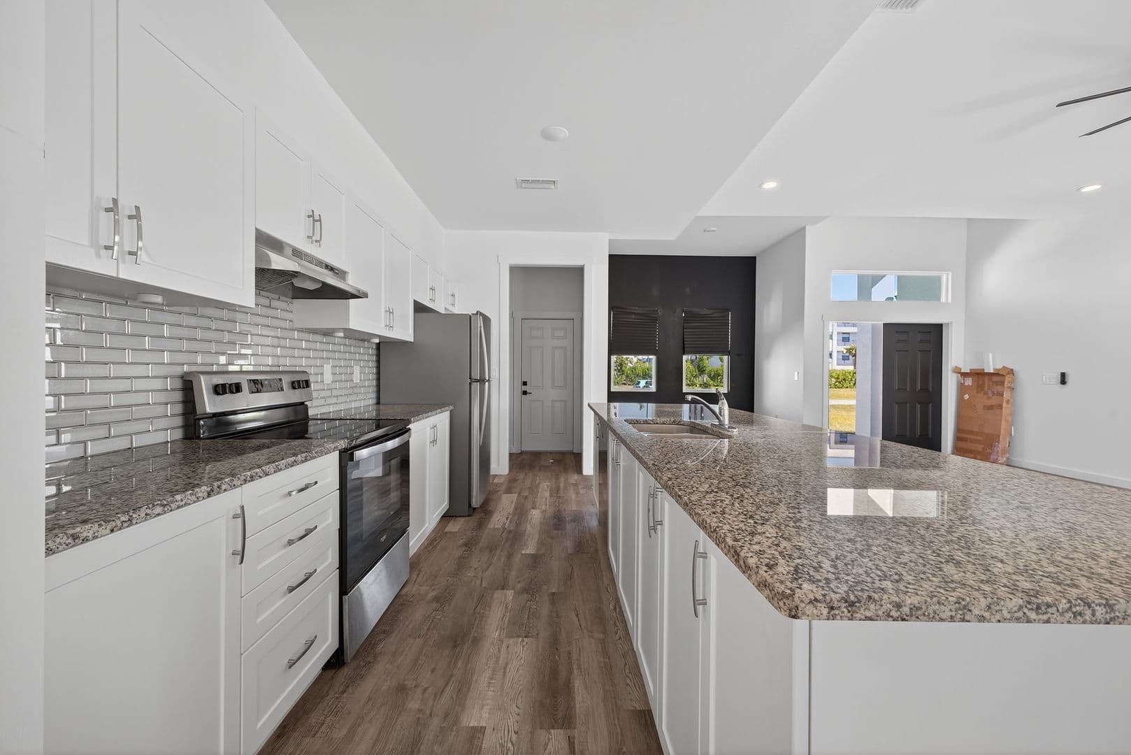 CAPE CORAL House: 424 NW 4TH TER