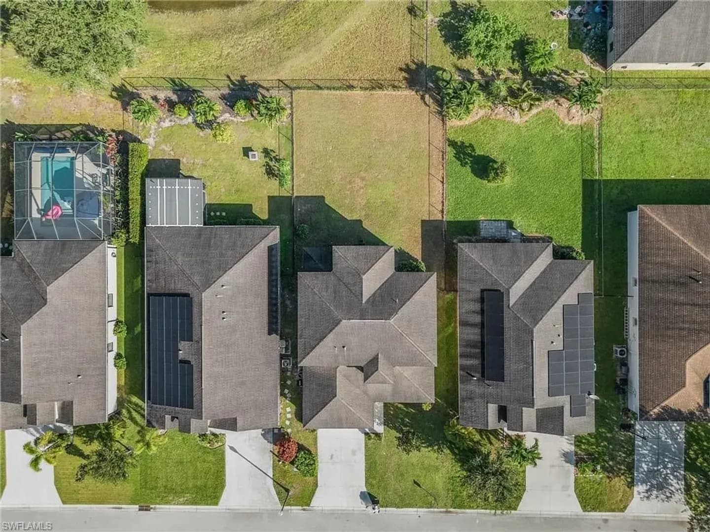 LEHIGH ACRES House: 306 SHADOW LAKES DR