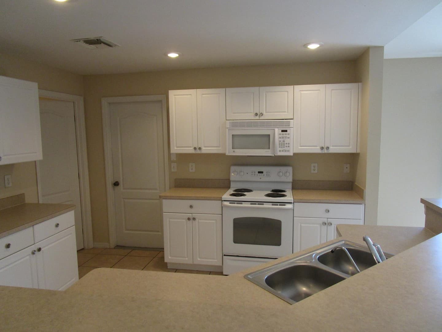 Cape Coral House: 3514 NE 12th Ct