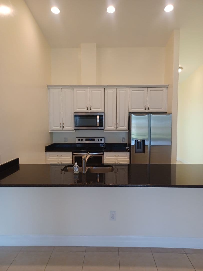 Cape Coral Multiplex: 1725 SW 32nd Terr - 1725 SW 32nd Terr