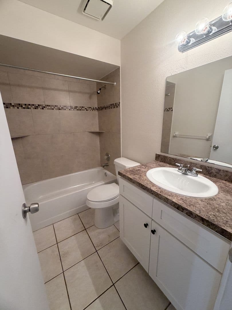 Cape Coral Apartment: 5004 Chiquita Blvd S