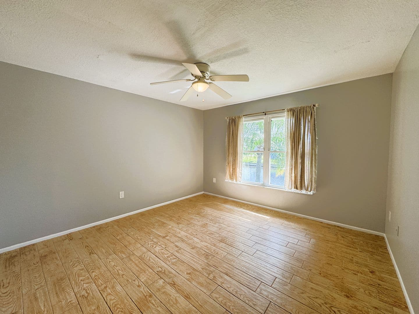 Punta Gorda Apartment: 1400 Mineo Dr