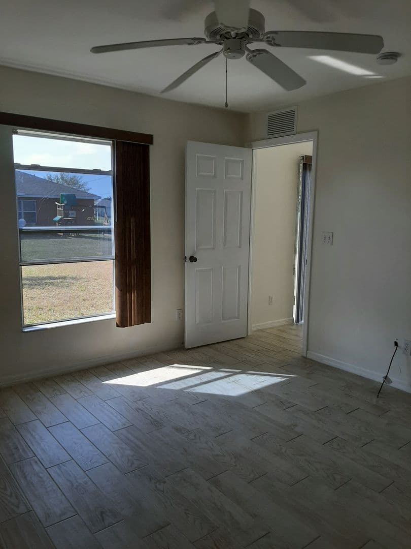 Cape Coral House: 1302 NW Juanita Place