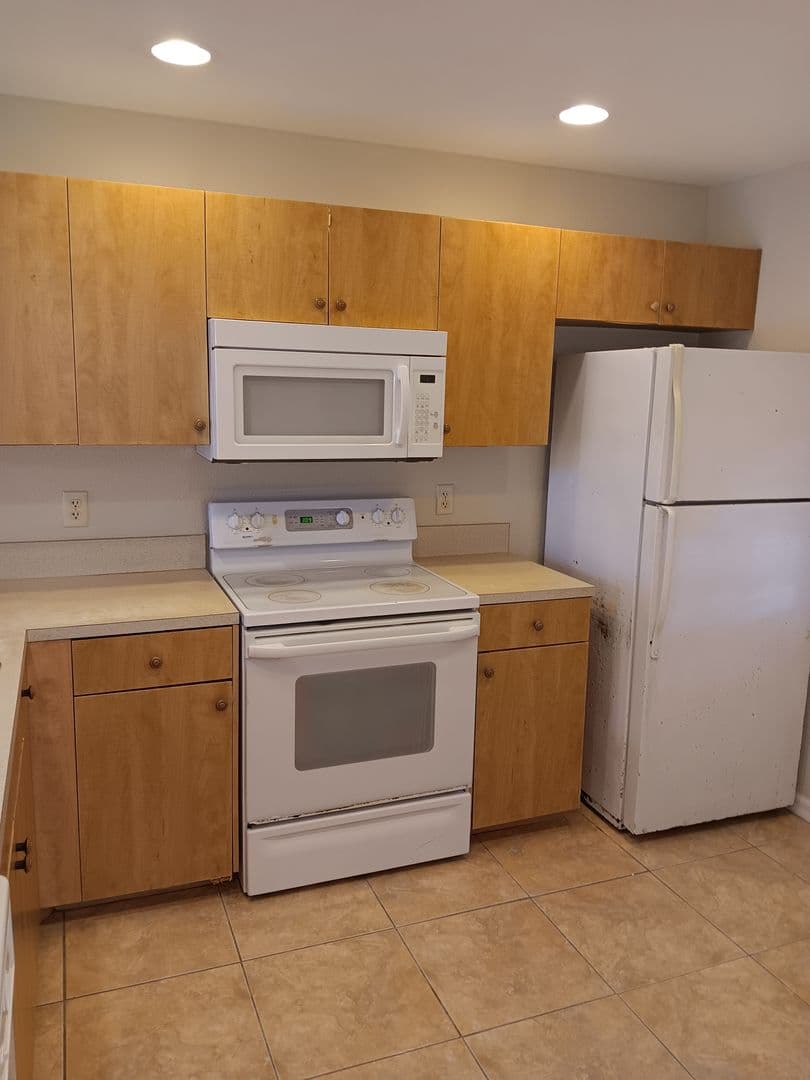 Cape Coral Apartment: 1328 SE 8th Ave