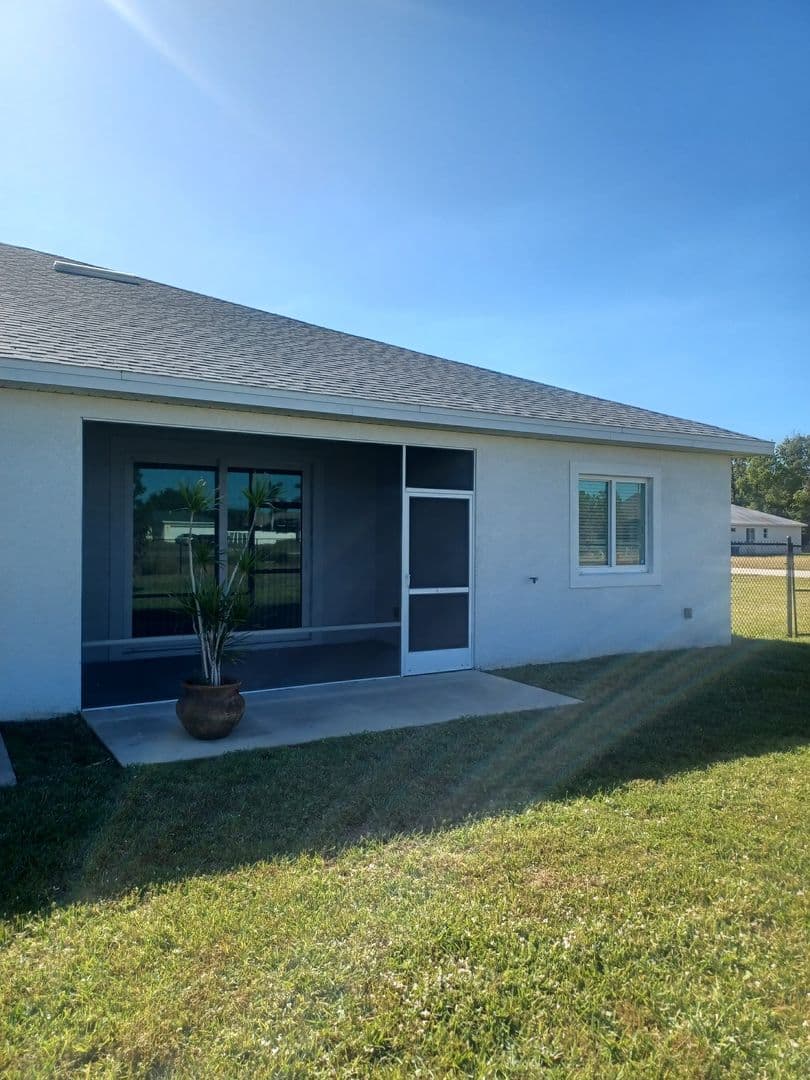 Cape Coral Multiplex: 1725 SW 32nd Terr - 1725 SW 32nd Terr