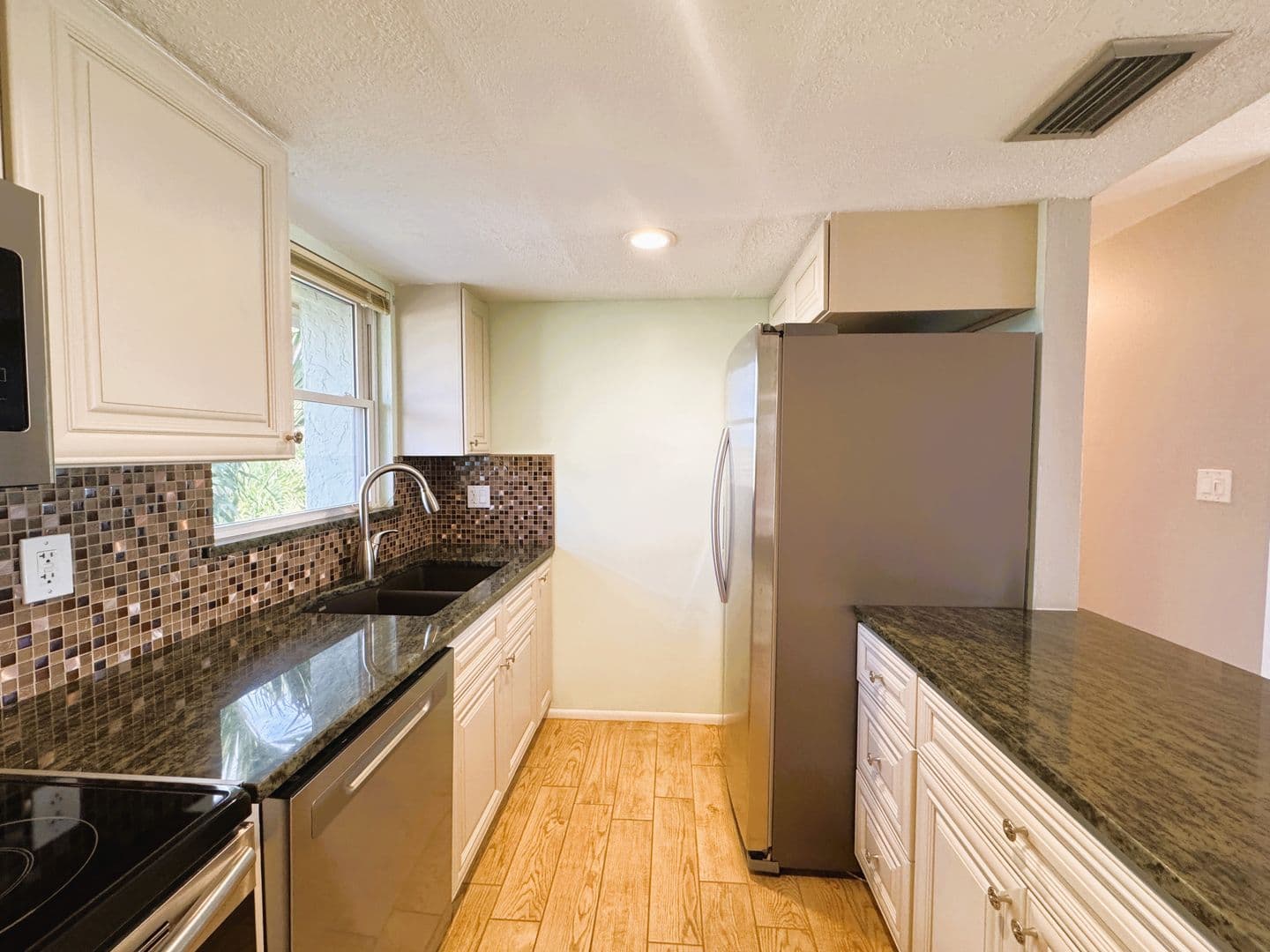 Punta Gorda Apartment: 1400 Mineo Dr