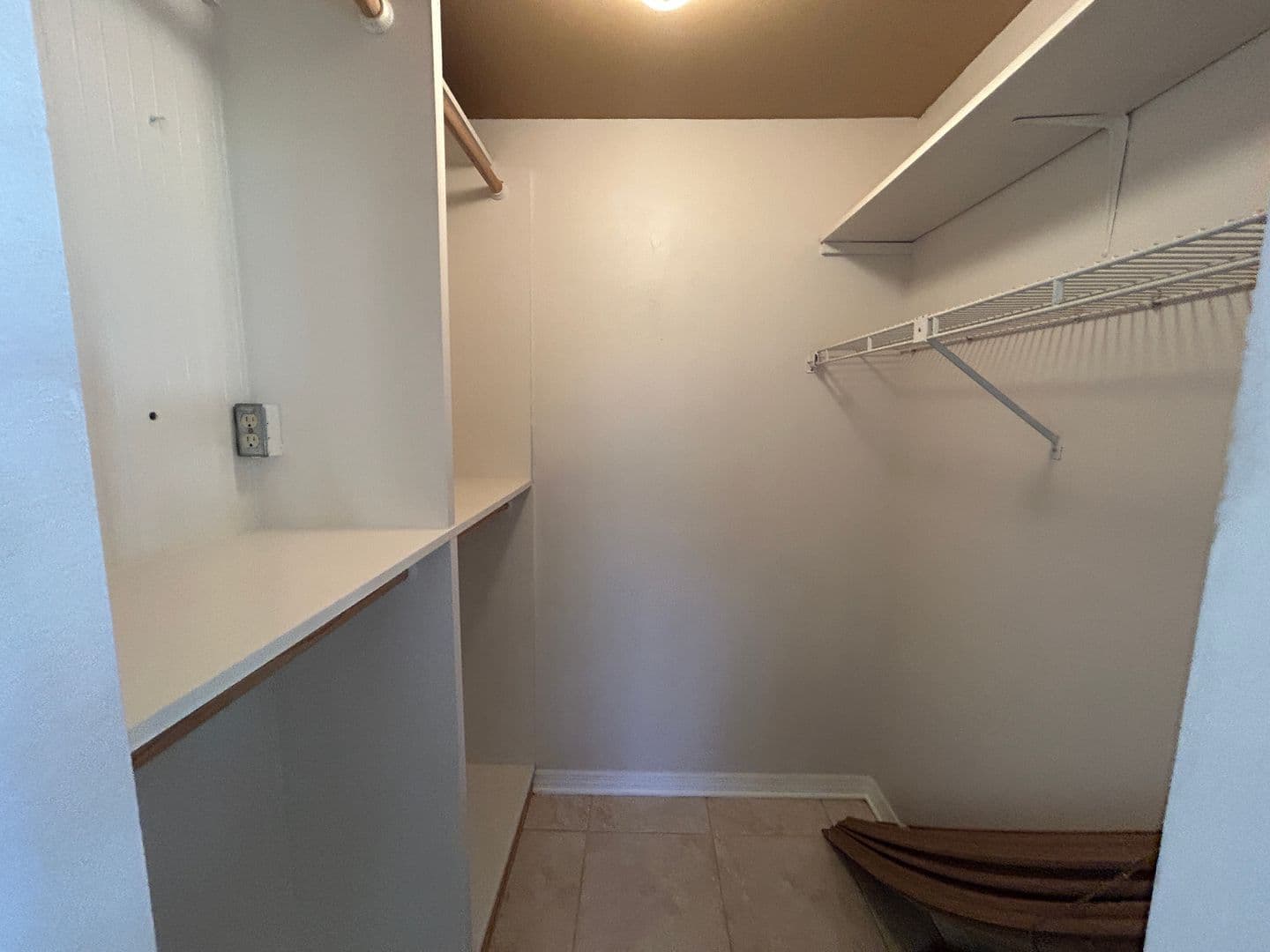 Fort Myers House: 6494 Royal Woods Dr 2