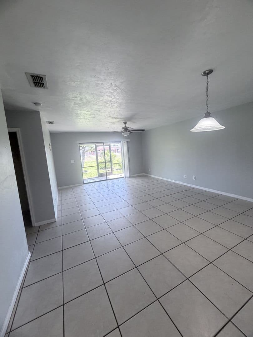Cape Coral Apartment: 708 SE 47th St