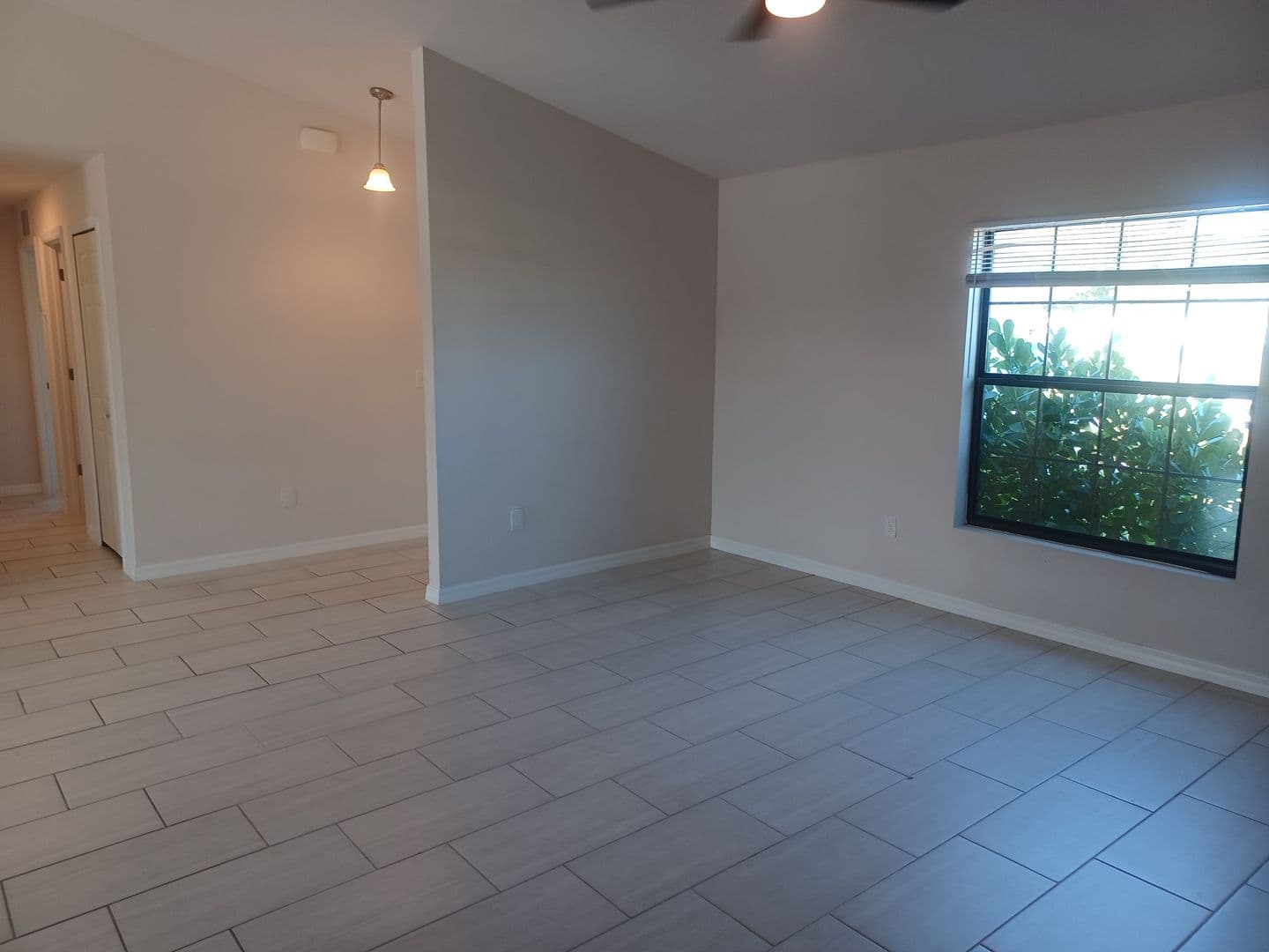 Cape Coral House: 637 NE 5th Ave