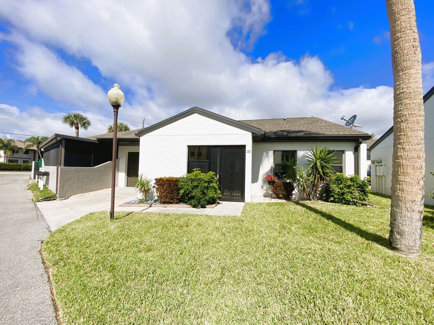 Port Charlotte House: 2000 Forrest Nelson Blvd #G2