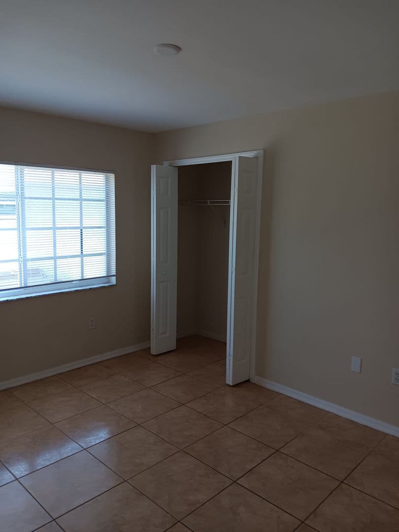 Cape Coral Apartment: 1328 SE 8th Ave