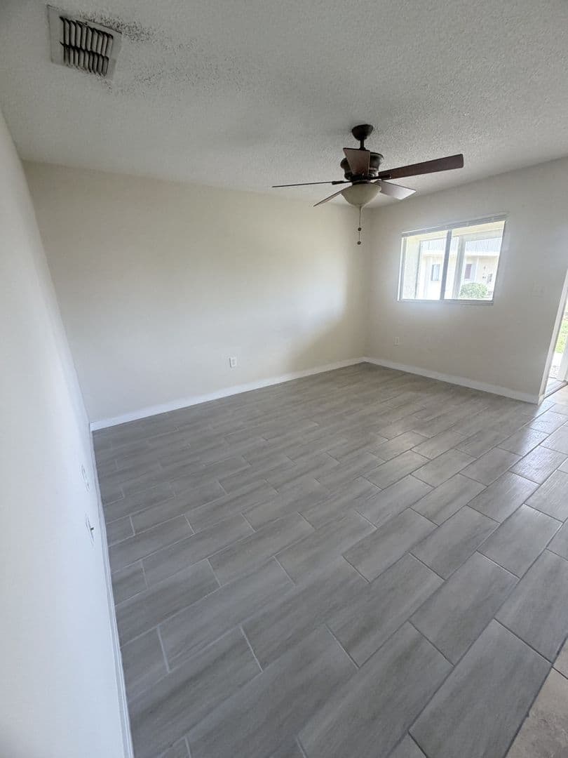 Cape Coral Apartment: 5004 Chiquita Blvd S