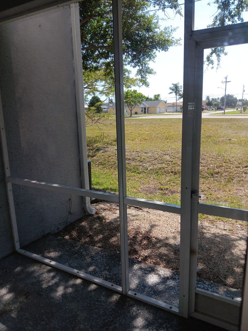 Cape Coral Apartment: 1328 SE 8th Ave