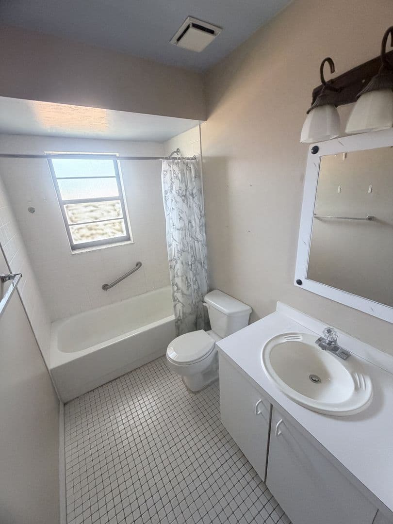 Cape Coral Apartment: 708 SE 47th St