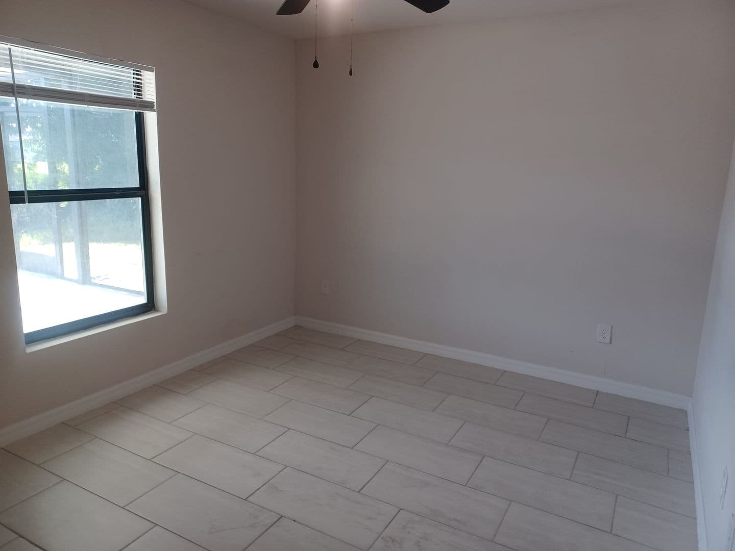 Cape Coral House: 637 NE 5th Ave