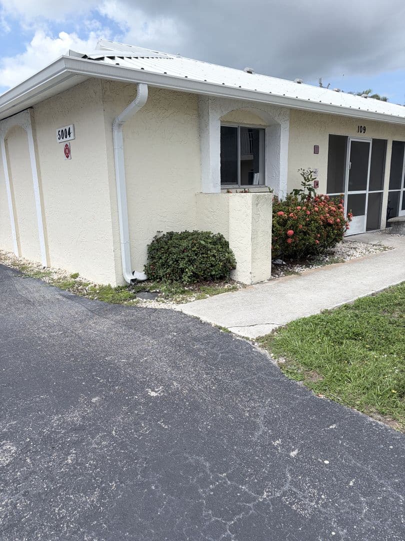 Cape Coral Apartment: 5004 Chiquita Blvd S