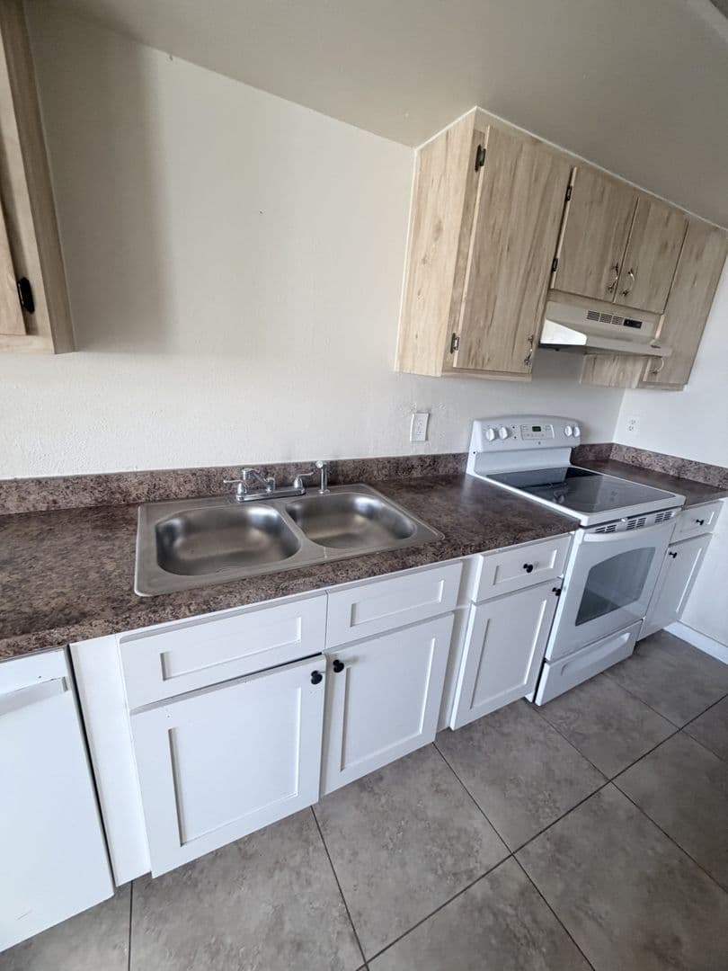 Cape Coral Apartment: 5004 Chiquita Blvd S