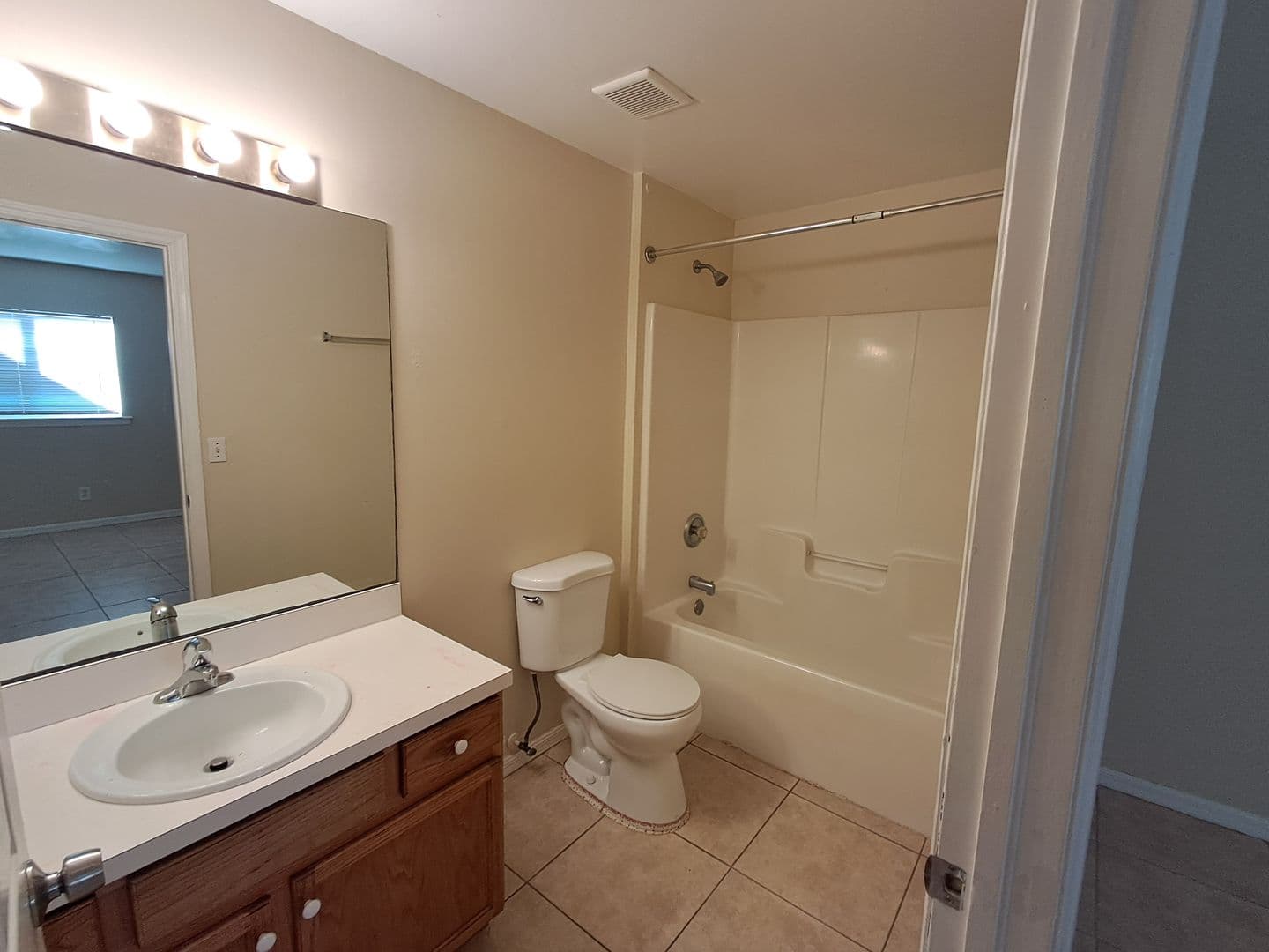 Lehigh Acres Apartment: 133-135 Meadow Road