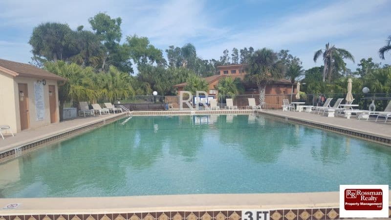 Fort Myers House: 6494 Royal Woods Dr 2