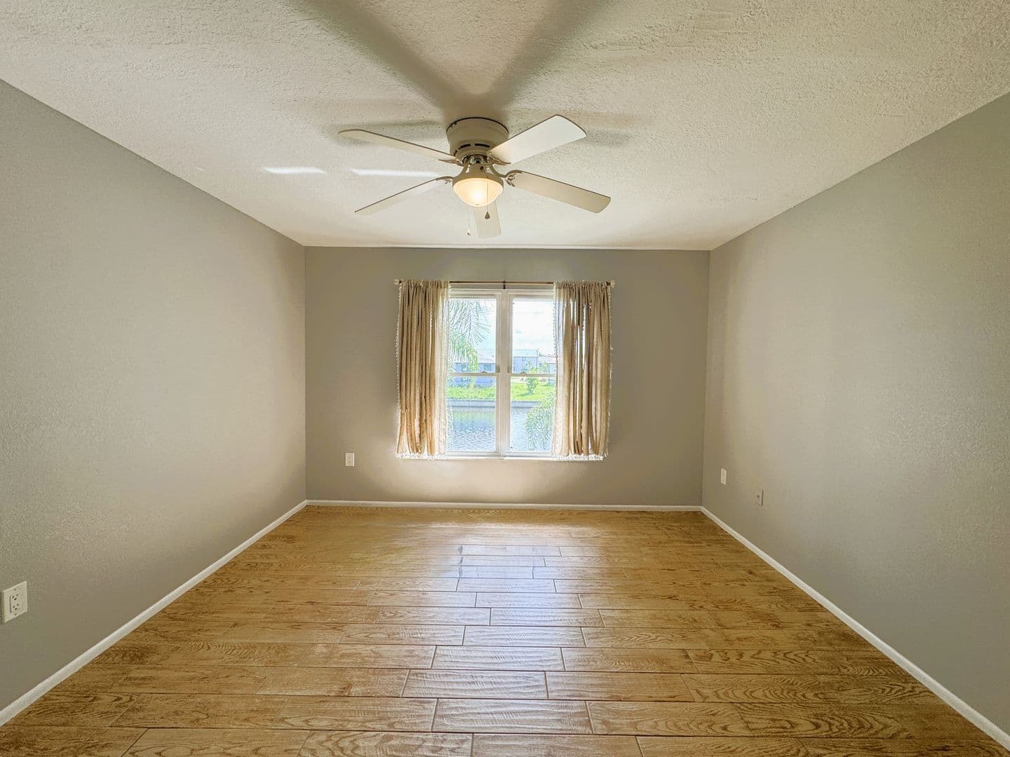 Punta Gorda Apartment: 1400 Mineo Dr